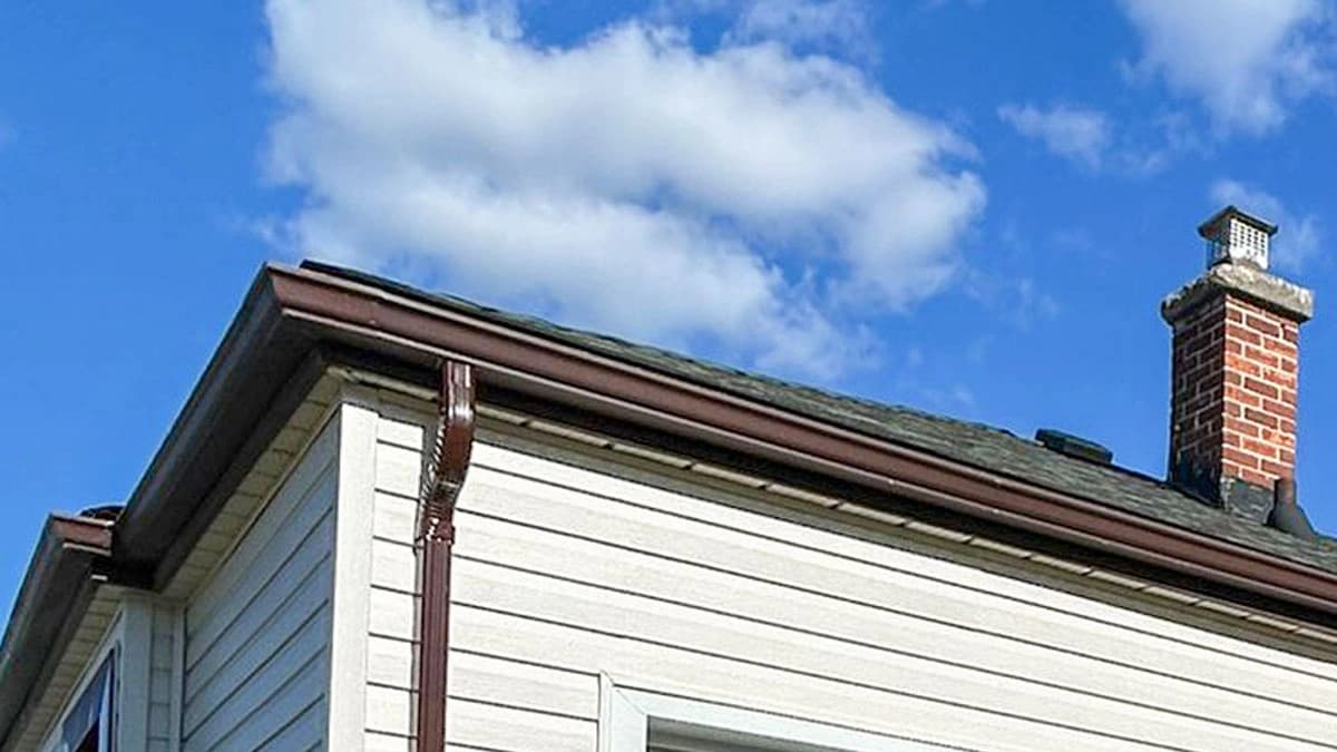 Eavestroughs (Gutters)