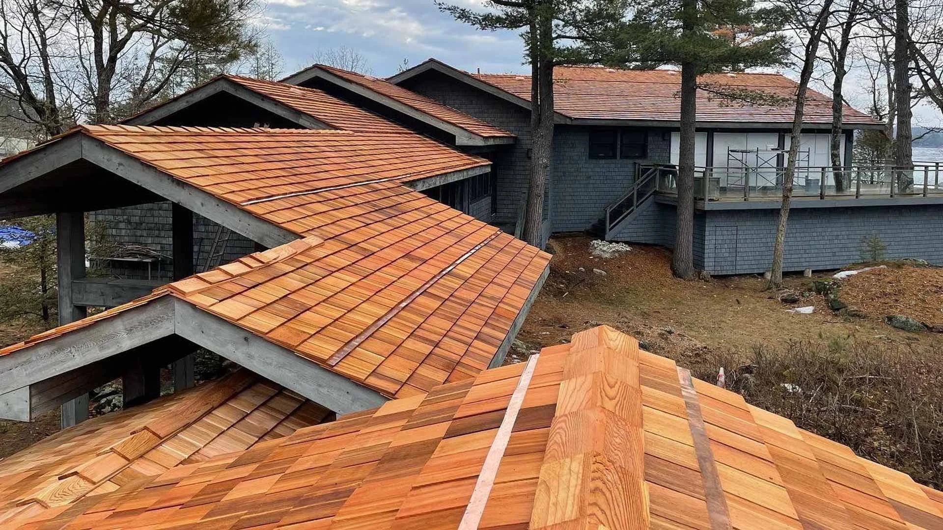 Cedar shake and shingle roofing by Bullarco